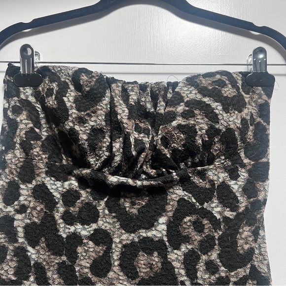 January 7 Leopard Print sleeveless tube top - Picture 2 of 4